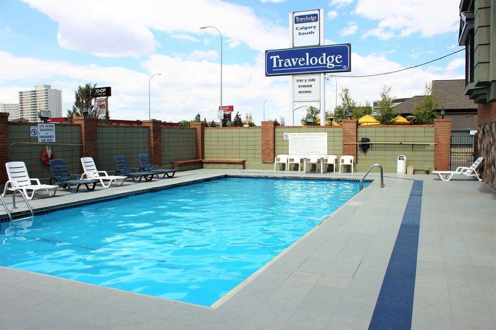 Travelodge By Wyndham Calgary South Екстериор снимка